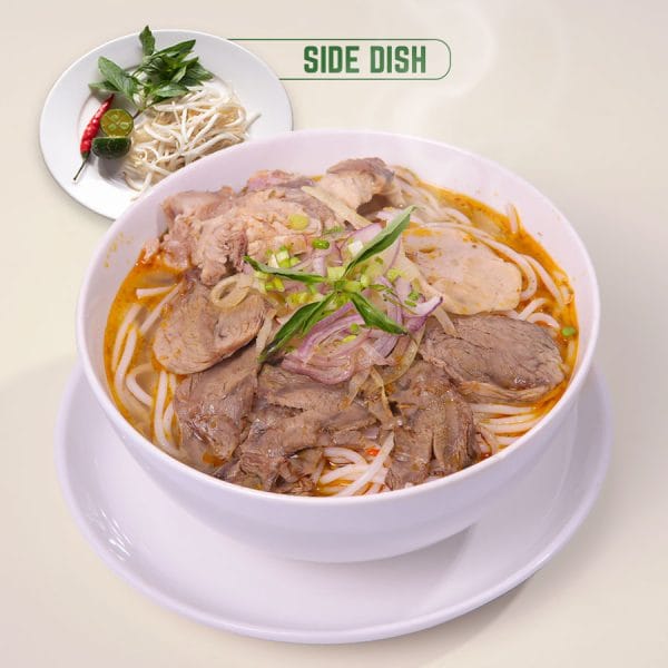 Hue-Beef-Noodle-Soup-with-Pork-Knuckle